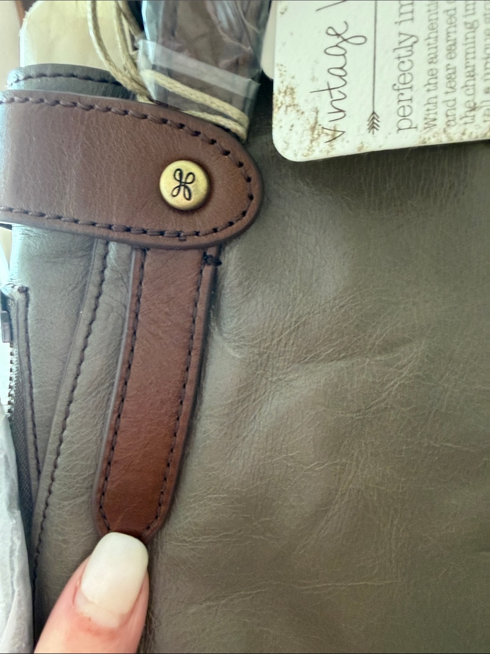Hobo International EEGY Shadow Genuine Leather Shoulder Bag $298 - Picture 5 of 7